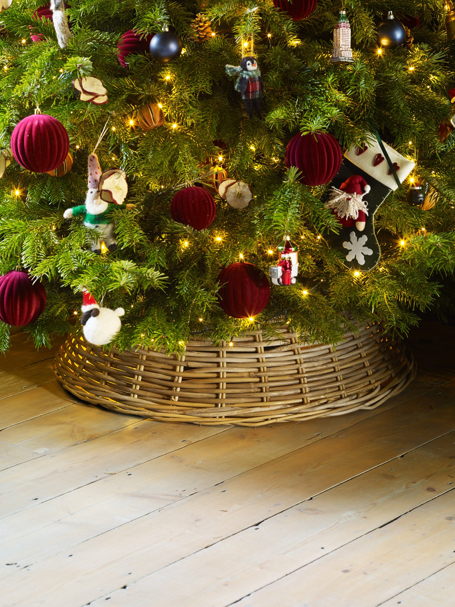 Rattan Christmas Tree Skirt - Soto Gardens